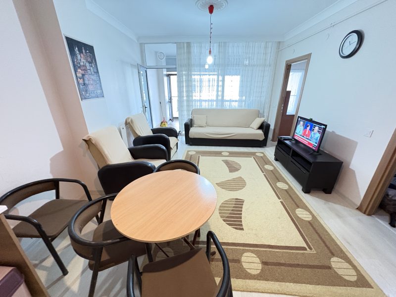 MARMARA'DAN ANA CADDE ÜZERİNDE 2+1 EŞYALI KİRALIK DAİRE