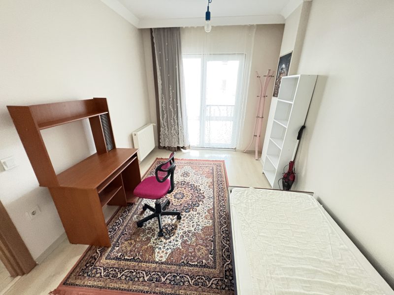 MARMARA'DAN ANA CADDE ÜZERİNDE 2+1 EŞYALI KİRALIK DAİRE