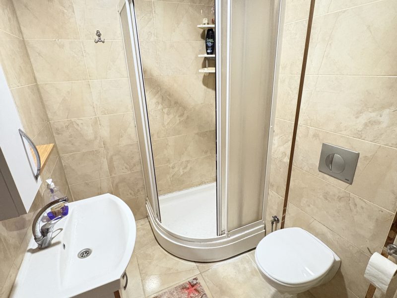 MARMARA'DAN ANA CADDE ÜZERİNDE 2+1 EŞYALI KİRALIK DAİRE