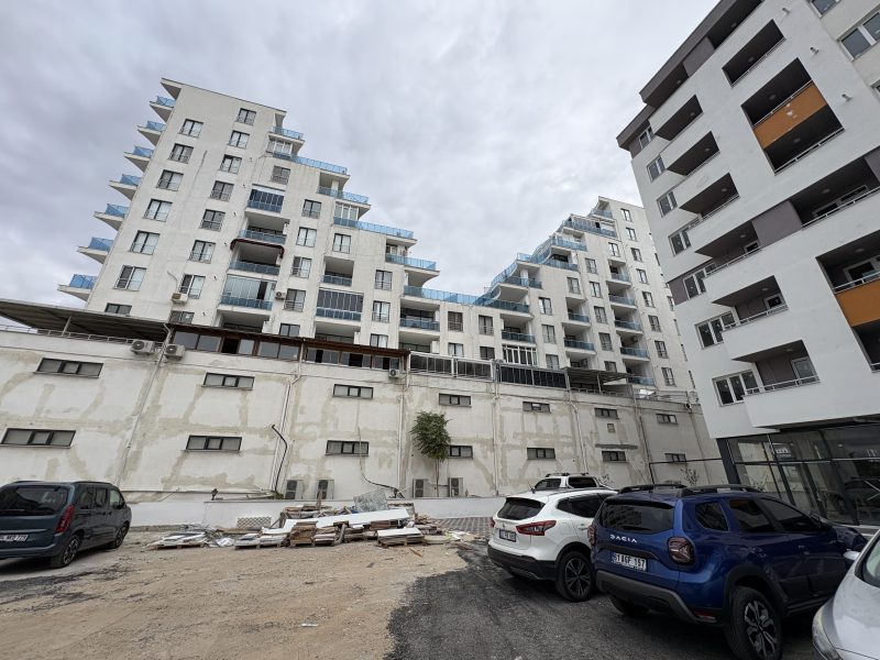 MARMARA'DAN ANA CADDE ÜZERİNDE 2+1 EŞYALI KİRALIK DAİRE