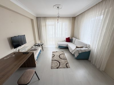 MARMARA'DAN CEM EVİ ARKASINDA 1+1 GENİŞ EŞYALI DAİRE