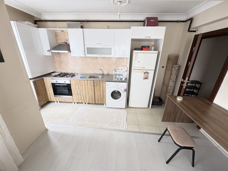 MARMARA'DAN CEM EVİ ARKASINDA 1+1 GENİŞ EŞYALI DAİRE