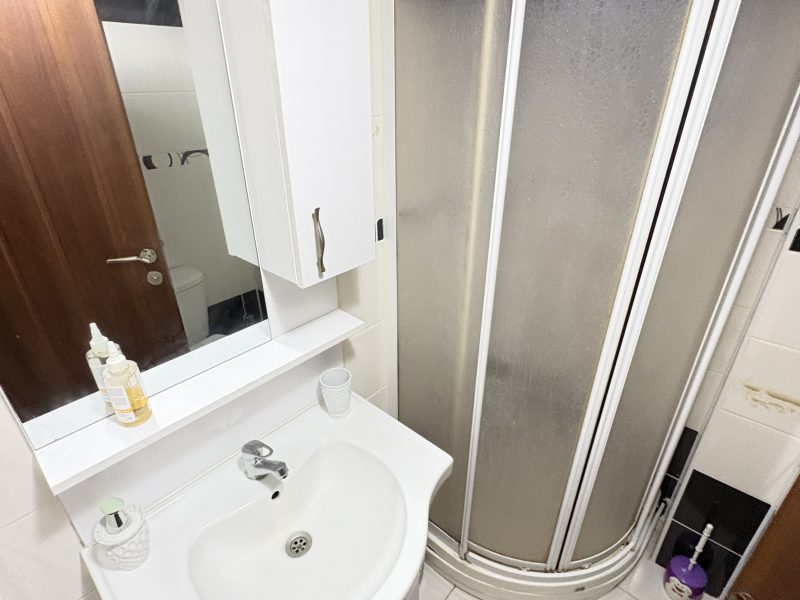 MARMARA'DAN CEM EVİ ARKASINDA 1+1 GENİŞ EŞYALI DAİRE