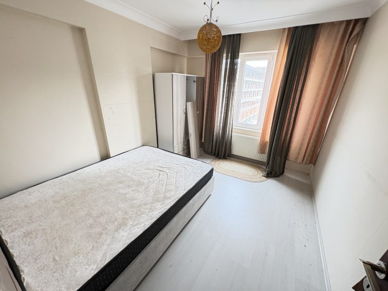 MARMARA'DAN CEM EVİ ARKASINDA 1+1 GENİŞ EŞYALI DAİRE