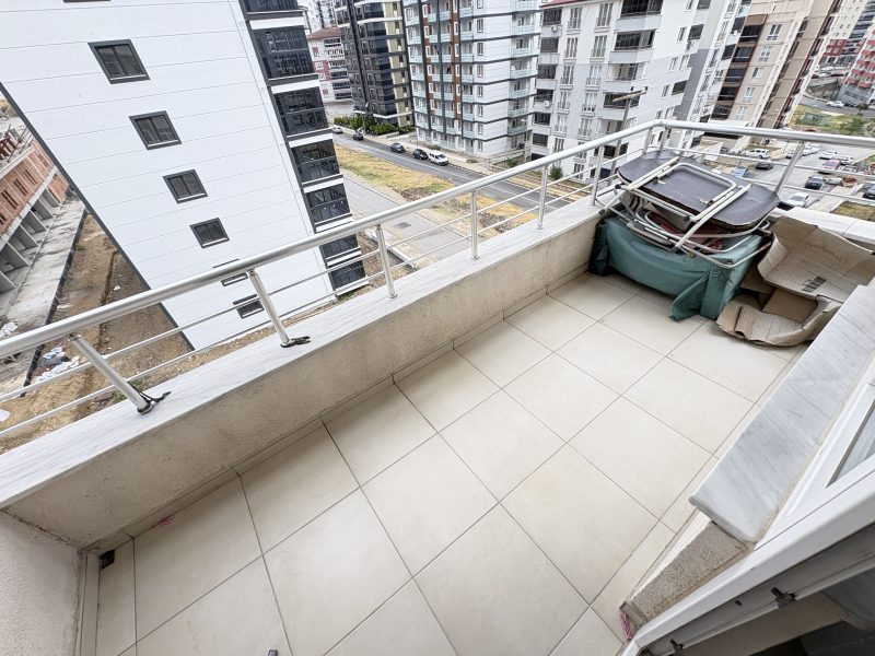 MARMARA'DAN CEM EVİ ARKASINDA 1+1 GENİŞ EŞYALI DAİRE