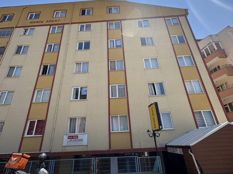 MARMARA'DAN 1. MURAT'TA 2+1 EŞYALI KİRALIK DAİRE