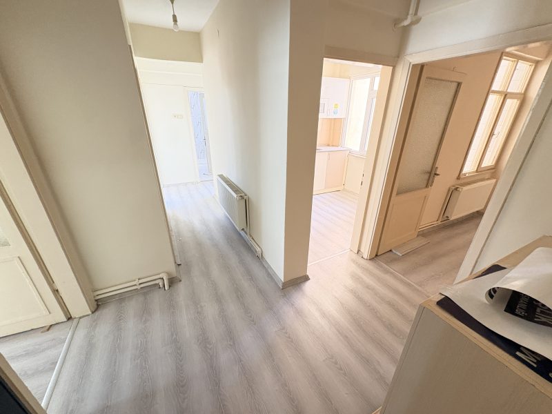 MARMARA'DAN ESKİ İSTANBUL CADDESİNDE SATILIK 3+1 DAİRE