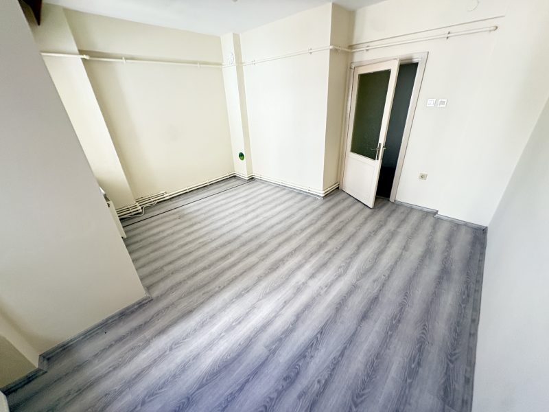 MARMARA'DAN ESKİ İSTANBUL CADDESİNDE SATILIK 3+1 DAİRE