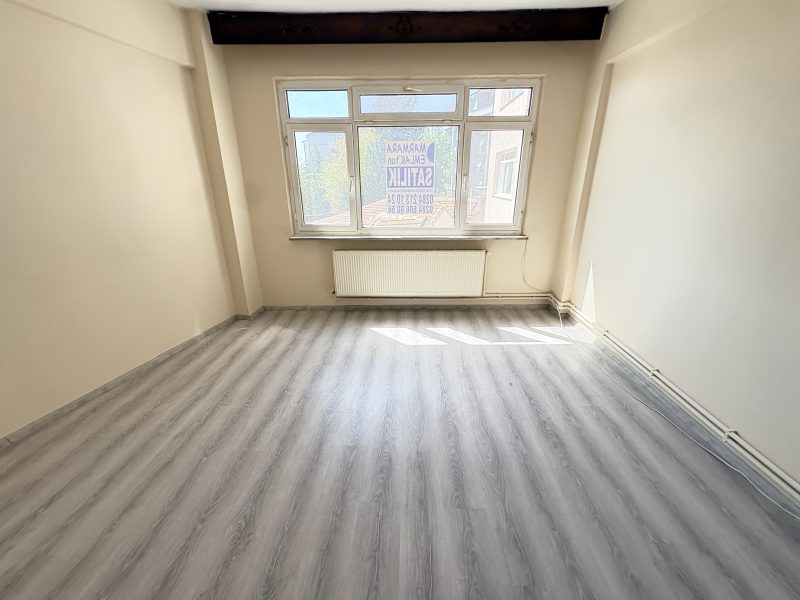 MARMARA'DAN ESKİ İSTANBUL CADDESİNDE SATILIK 3+1 DAİRE