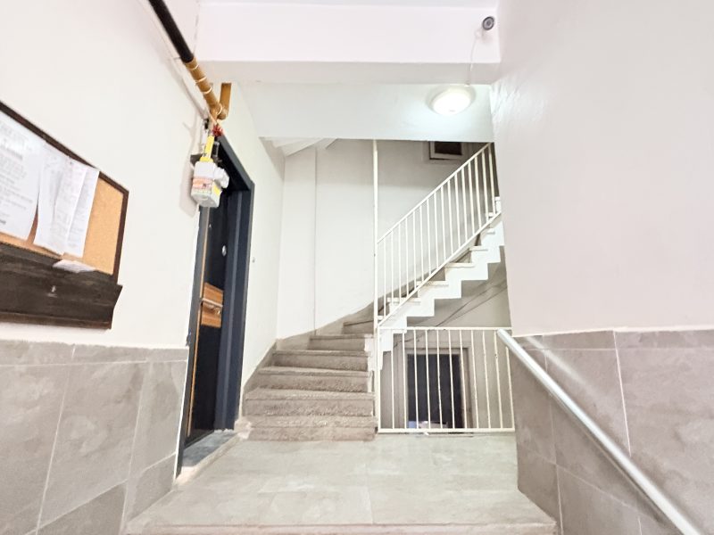 MARMARA'DAN ESKİ İSTANBUL CADDESİNDE SATILIK 3+1 DAİRE