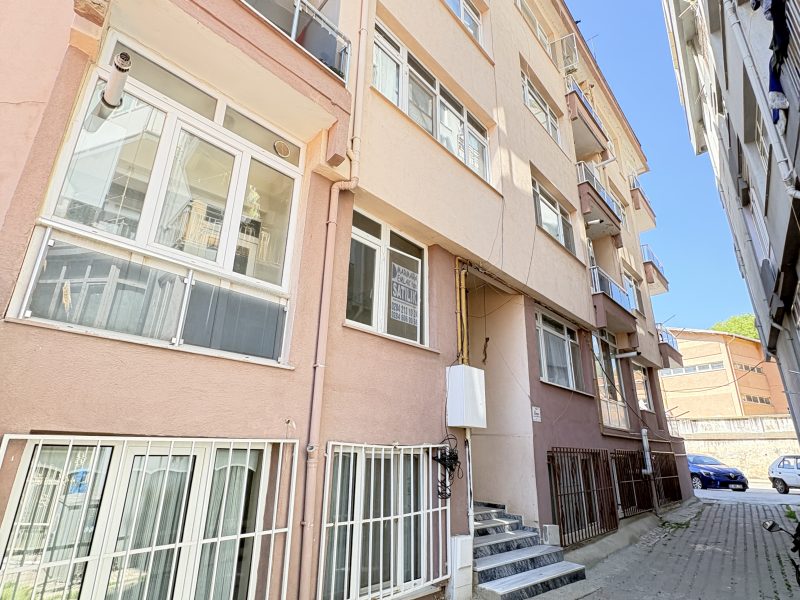 MARMARA'DAN ESKİ İSTANBUL CADDESİNDE SATILIK 3+1 DAİRE