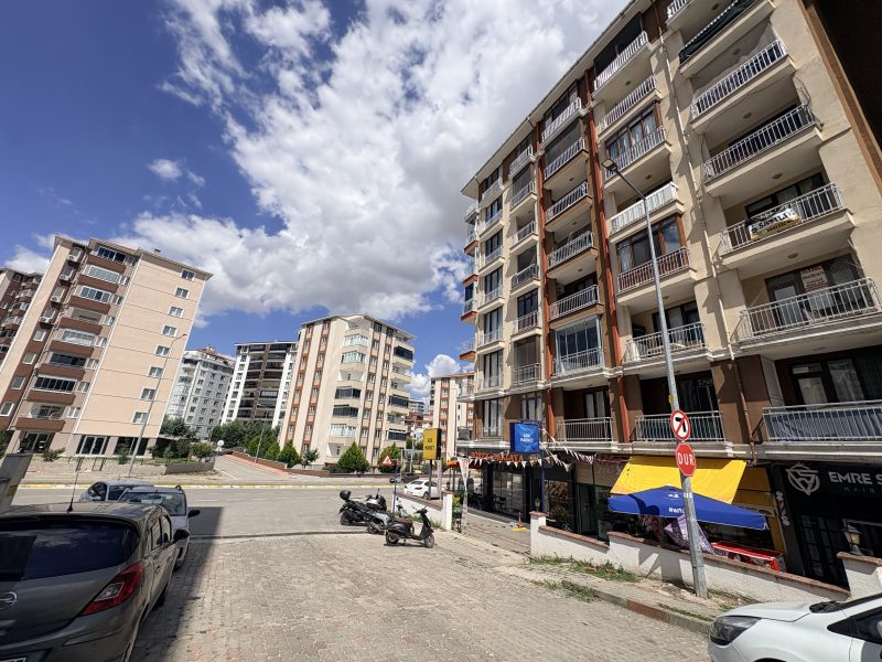 MARMARA' DAN ABDİ İPEKÇİ CADDESİNDE EŞYALI KİRALIK STÜDYO DAİRE