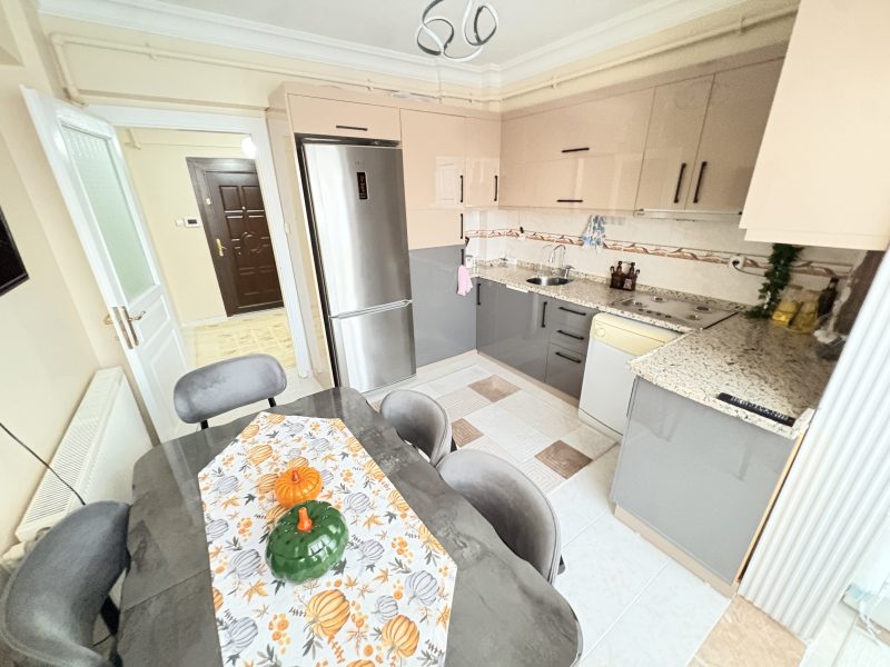 MARMARA'DAN MEDRESE ALİBEY'DE GENİŞ 2+1 SATILIK DAİRE