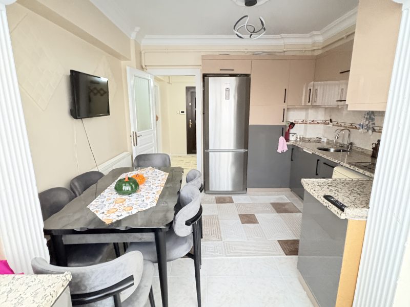 MARMARA'DAN MEDRESE ALİBEY'DE GENİŞ 2+1 SATILIK DAİRE