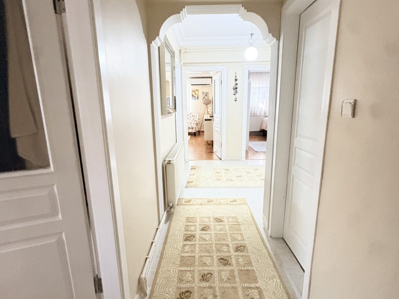 MARMARA'DAN MEDRESE ALİBEY'DE GENİŞ 2+1 SATILIK DAİRE