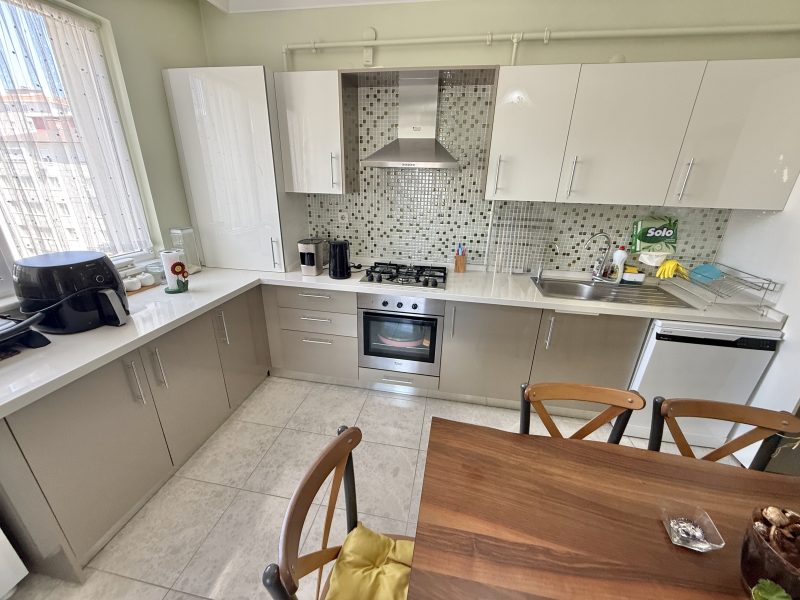 MARMARA'DAN ABDİ İPEKÇİ CADDESİ ŞÜKRÜPAŞA 3+1 SATILIK DAİRE