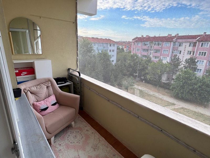 MARMARA'DAN FATİH'TE İÇİ TADİLATLI 3+1 SATILIK DAİRE