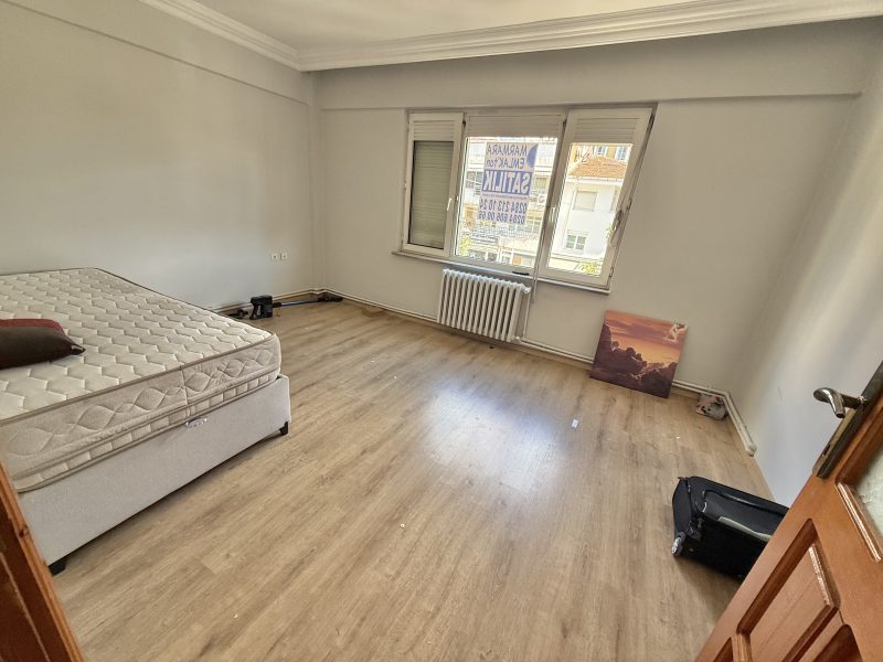 MARMARA'DAN ŞÜKRÜPAŞA MAHALLESİ SATILIK BÜYÜK 3+1 DAİRE