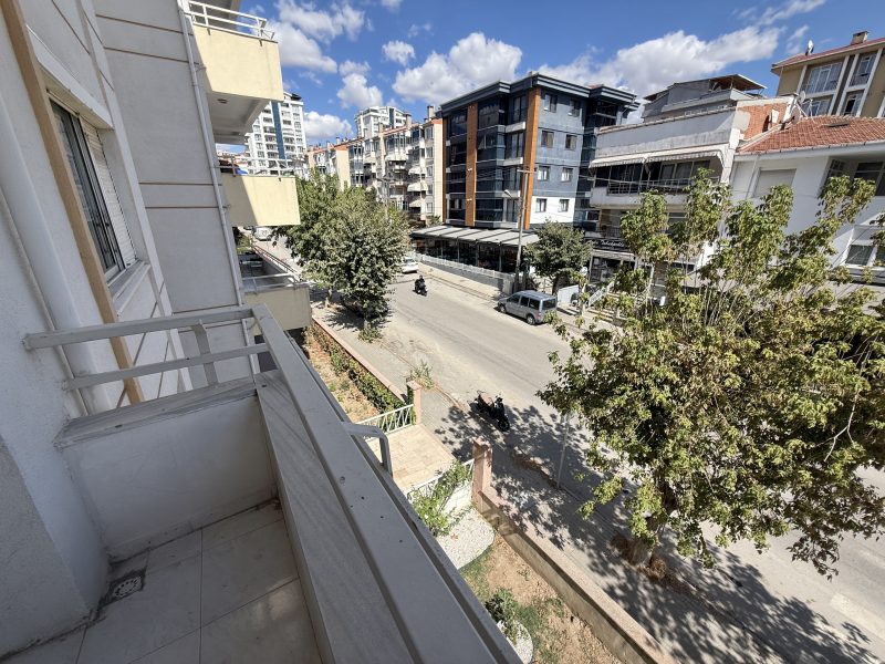 MARMARA'DAN ŞÜKRÜPAŞA MAHALLESİ SATILIK BÜYÜK 3+1 DAİRE