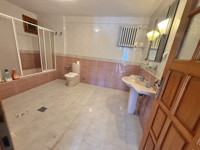 MARMARA'DAN ŞÜKRÜPAŞA MAHALLESİ SATILIK BÜYÜK 3+1 DAİRE