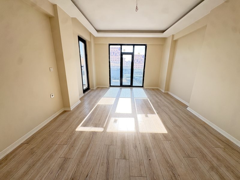 MARMARA'DAN KURTULUŞ MAHALLESİ CADDE CEPHE SATILIK 2+1 DAİRE