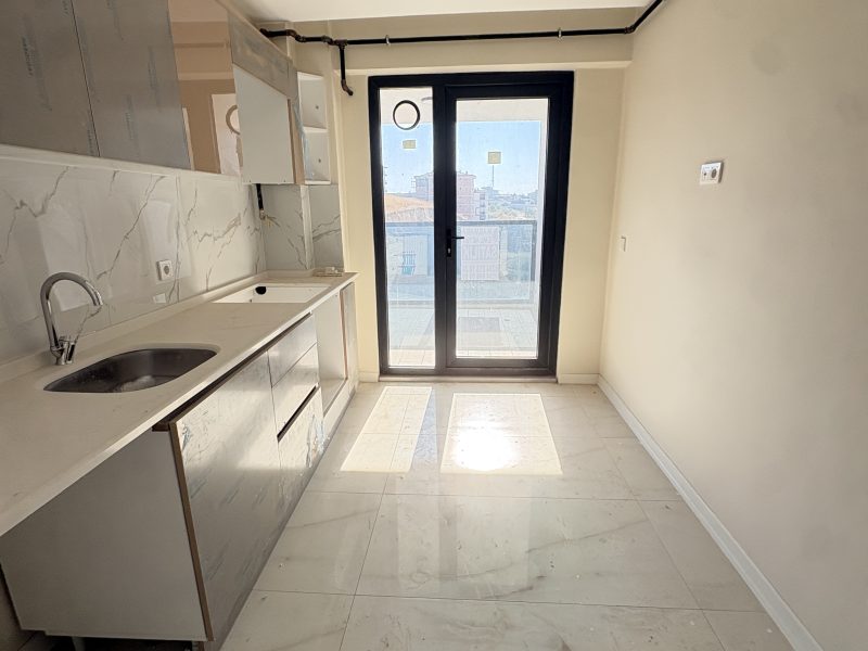 MARMARA'DAN KURTULUŞ MAHALLESİ CADDE CEPHE SATILIK 2+1 DAİRE