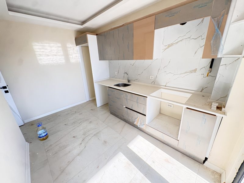 MARMARA'DAN KURTULUŞ MAHALLESİ CADDE CEPHE SATILIK 2+1 DAİRE