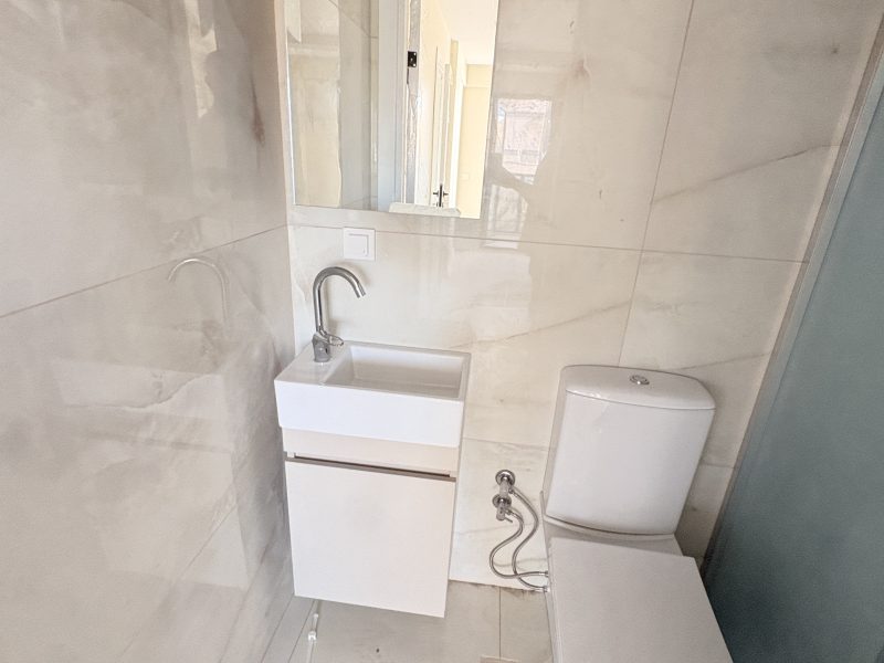 MARMARA'DAN KURTULUŞ MAHALLESİ CADDE CEPHE SATILIK 2+1 DAİRE