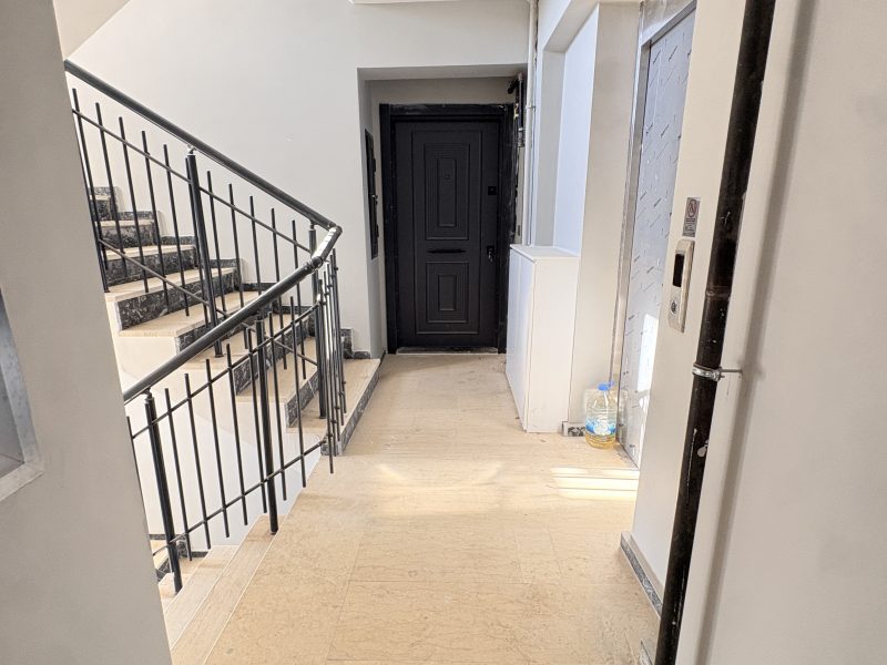 MARMARA'DAN KURTULUŞ MAHALLESİ CADDE CEPHE SATILIK 2+1 DAİRE