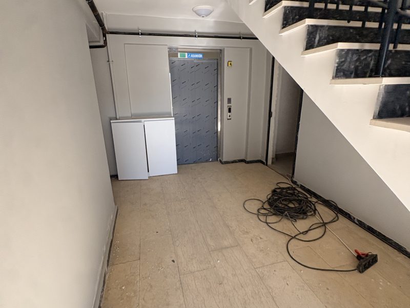MARMARA'DAN KURTULUŞ MAHALLESİ CADDE CEPHE SATILIK 2+1 DAİRE