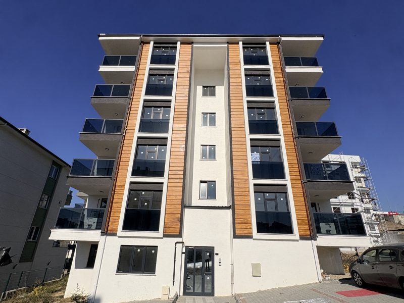 MARMARA'DAN KURTULUŞ MAHALLESİ CADDE CEPHE SATILIK 2+1 DAİRE