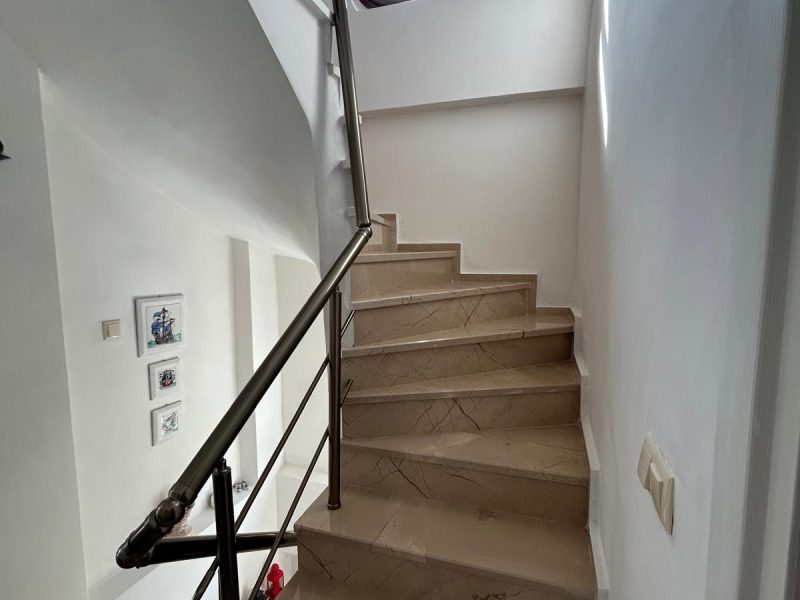MARMARA'DAN SAROZ YAYLA SAHİLİ SATILIK TRİPLEKS VİLLA