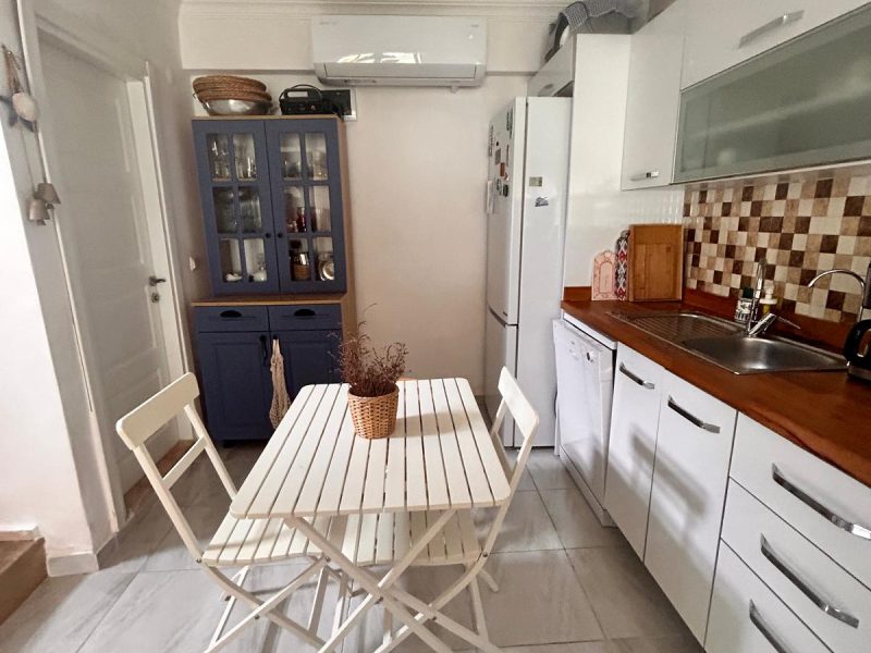 MARMARA'DAN SAROZ YAYLA SAHİLİ SATILIK TRİPLEKS VİLLA