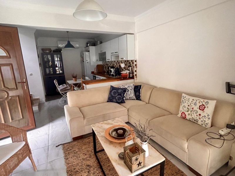 MARMARA'DAN SAROZ YAYLA SAHİLİ SATILIK TRİPLEKS VİLLA
