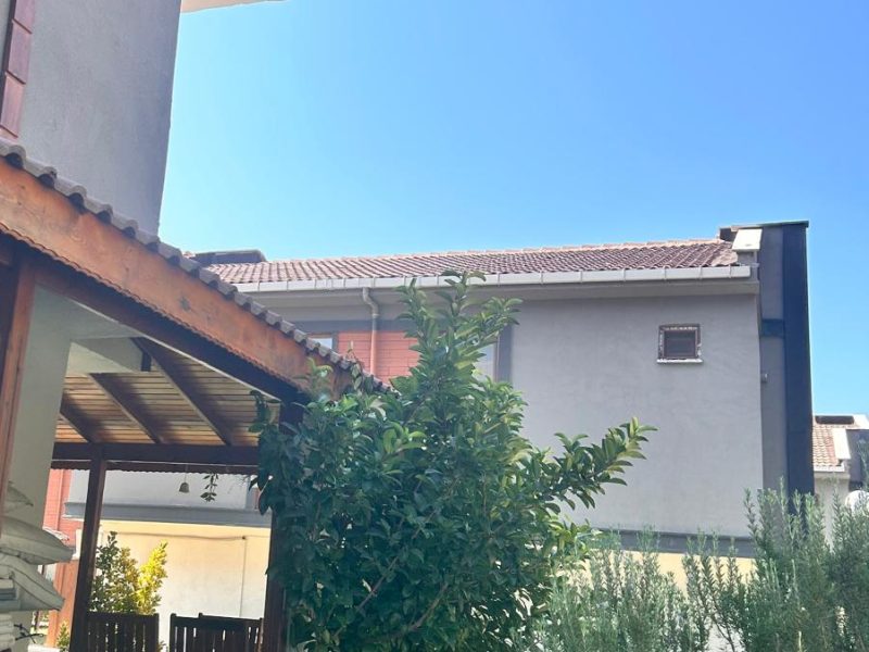 MARMARA'DAN SAROZ YAYLA SAHİLİ SATILIK TRİPLEKS VİLLA